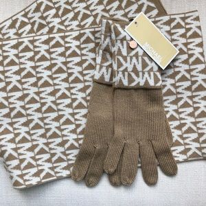 Michael Kors Matching Logo Scarf and Gloves
